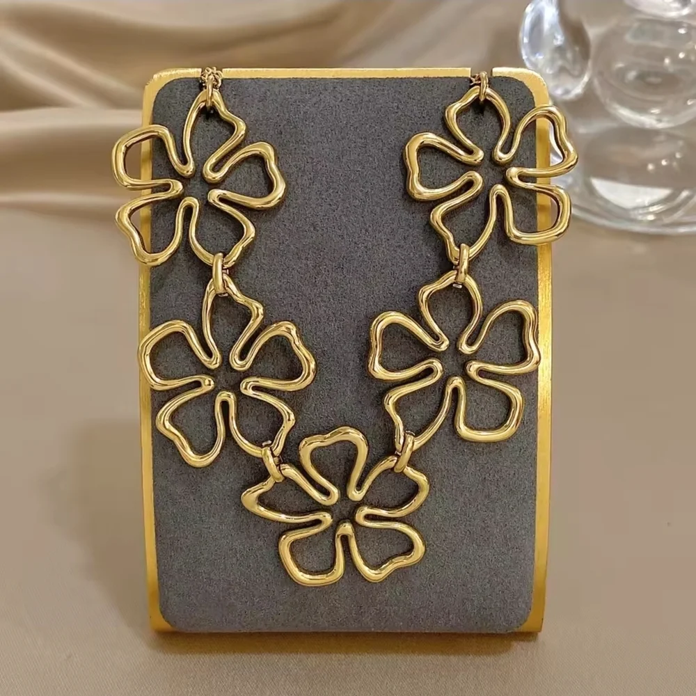 Gold Floral Link Necklace - Picture 4 of 7